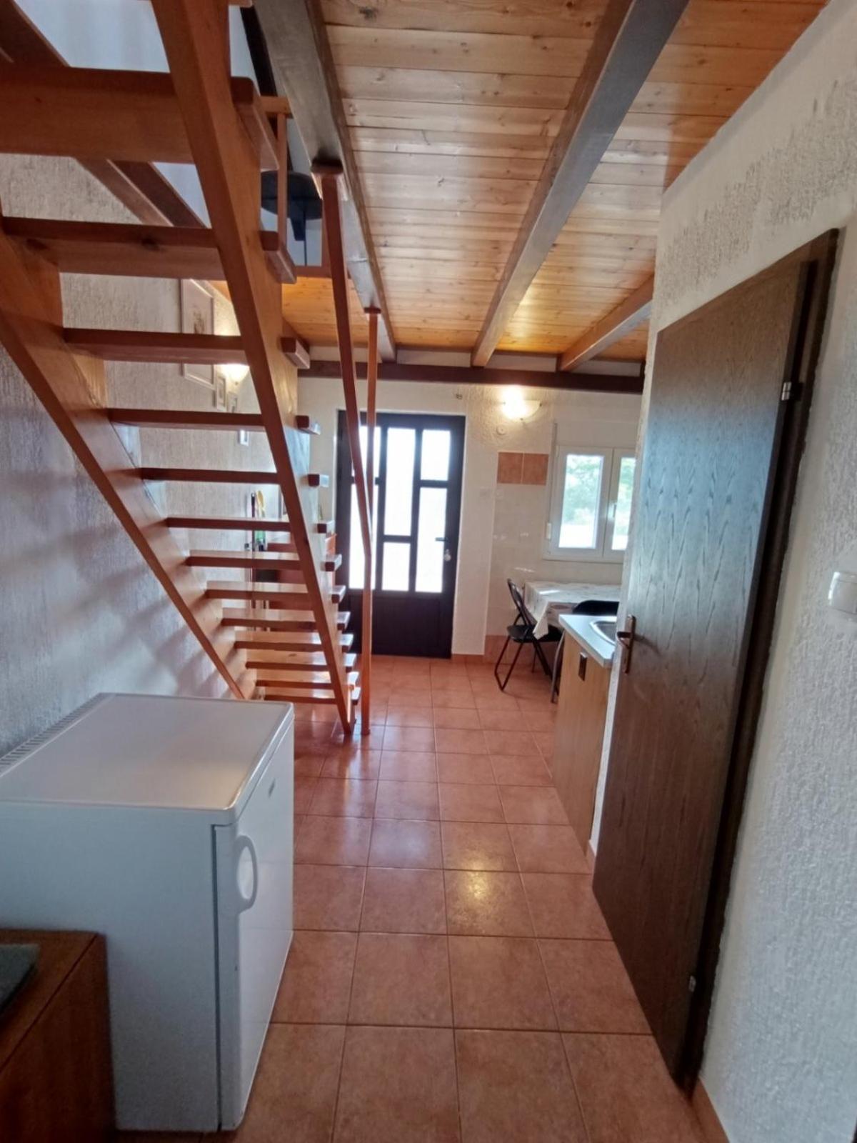 Apartment Martina Rab Town Esterno foto